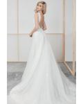  A-line Queen Anne Neck Sleeveless Lace Appliques Beading Court Train Long Tulle Wedding Dresses