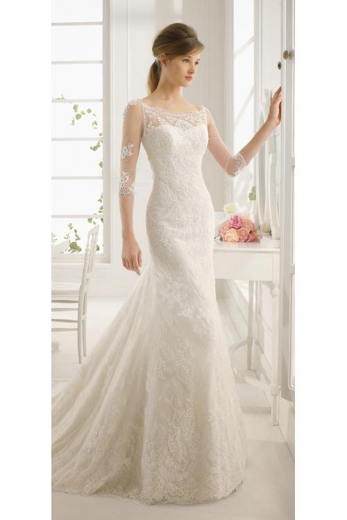 3/4 Sleeved Patterned Fit Flared Lace overay Tulle Wedding Dress 
