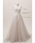  A-line V-neck Sleeveless Lace Appliques Sweep/Brush Train Long Organza Wedding Dresses