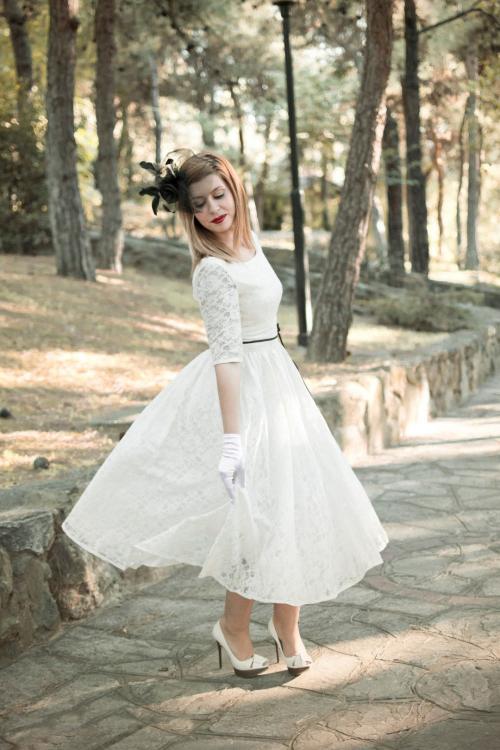 Gorgeous Half Sleeved Tea Length Short Wedding Dress with Black Sash 